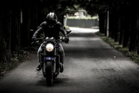 biker-407123_640-480x320 【バイク】バイク乗ってるのって何で殆どがおっさんなの？