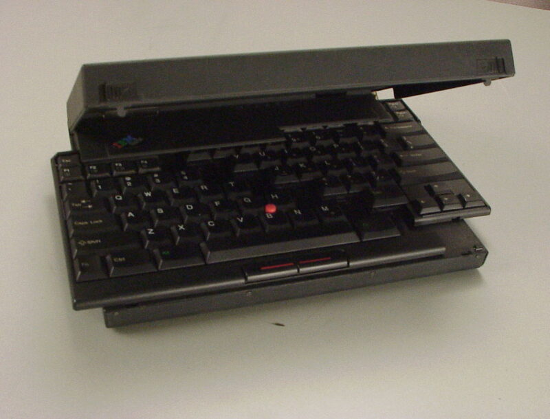 1181px-IBM_ThinkPad_701_Butterfly_05 【PC】画面を折りたためる世界初のPC「ThinkPad X1 Fold」、10月13日発売へ