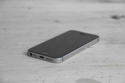 iphone-se-480x320 【スマホ】初代iPhoneSEみたいなサイズのiPhoneを出せないのはなんでや？