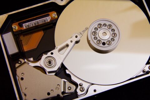 disc-1085276_1280-HDD-480x320 【超大悲報】ワイ、誤ってパソコンの『大部分のデータ』を消去する・・・・・・・
