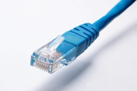network-cable-2245837_1280-480x319 【PC】パソコンとパソコンを直接LANケーブ府でつないだらどうなんの？