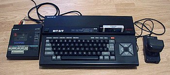 350px-MSX-Hit_Bit_HB-75P 【レトロPC】レトロPCと聞いて真っ先に思い浮かんだ機種は？