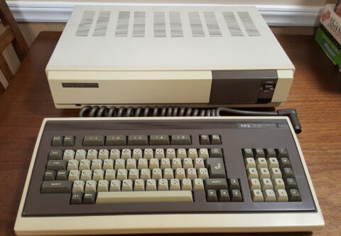 NEC_PC-8801_with_keyboard-480x332 【レトロPC】レトロPCと聞いて真っ先に思い浮かんだ機種は？