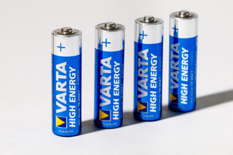 battery-alkaline-batteries-batteries-accumulator-charge-source-1635098-pxhere.com_-480x320 【悲報】単3乾電池は日本でしか通じない言葉だった