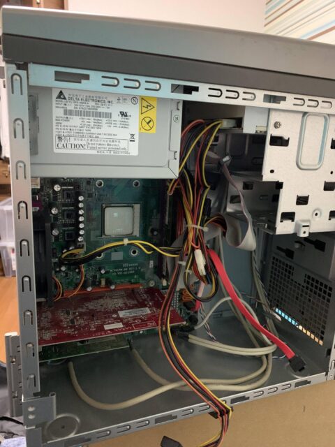 sJ054F6-480x640 【PC】15年前のパソコンケースを再塗装する