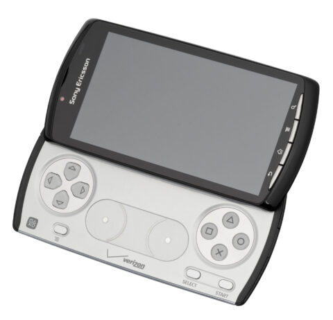 Sony-Xperia-Play-Open-FL-1-480x462 スマホメーカー「今のスマホはつまんねーなあ…せや！」