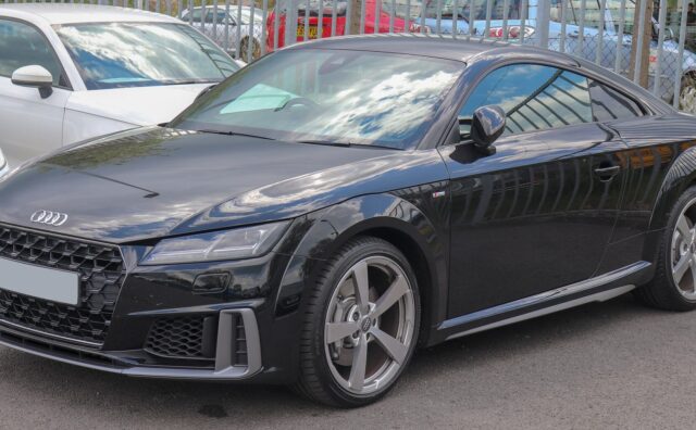 【自動車】アウディのTTって車が欲しいんだけどどう?