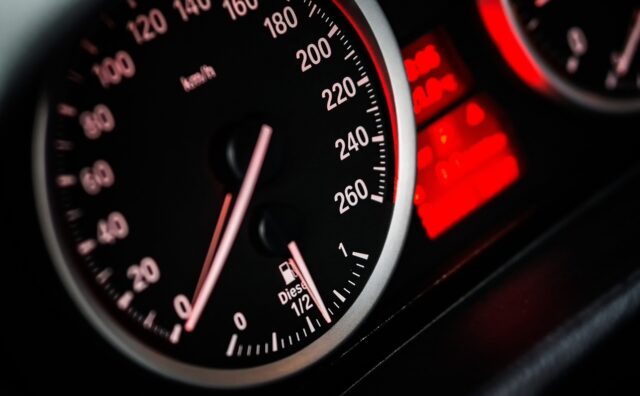 【自動車】車のレーダー探知機ってどうなの？