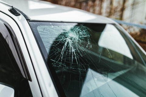 YATcar191231379_TP_V-480x320 【自動車】ワイの新車、先月の台風で窓ガラスがぶち割れて修理費100万