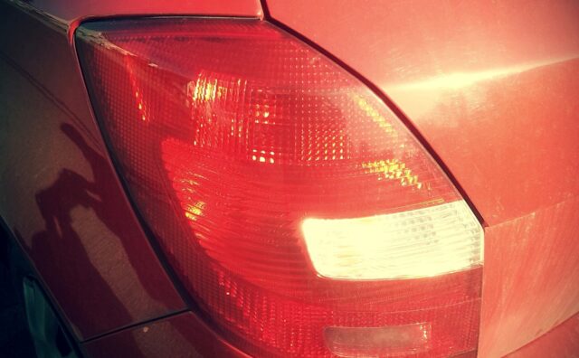 【自動車】車の運転中ブレーキ踏む回数が多いやつは運転下手くそ