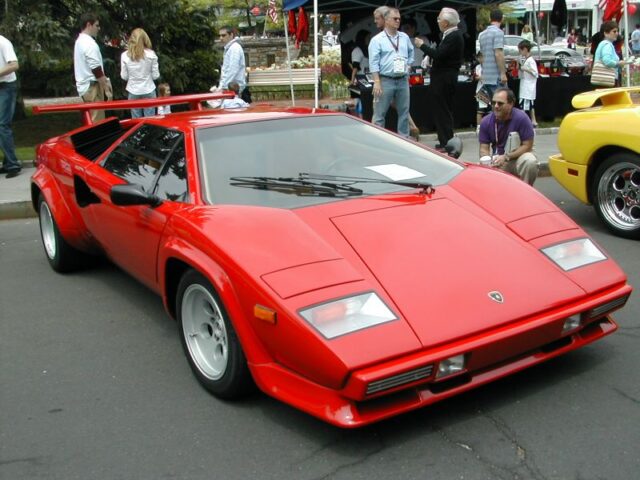 Lamborghini_Countach_LP500S-640x480 【自動車】🚗昭和のおっさんたちが憧れた外車ってポルシェなのポルシェ？