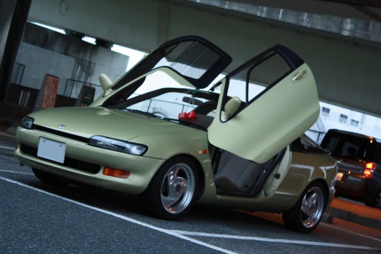 GsqocY1 【自動車】トヨタのセラとかいう車、2万円なんだけど買い？