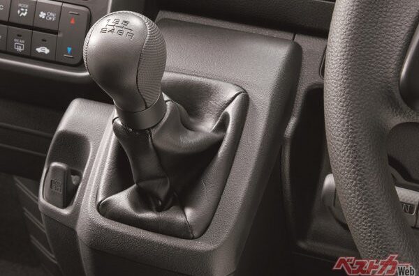 【自動車】「MT車に出戻りたい!!」なんて密かに思ってる人にお薦めの「癒し系MT車」5選