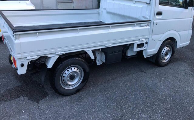 【画像】俺氏、ついに新車を納車する