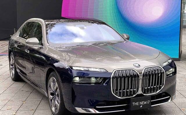 【悲報】BMWの7シリーズさん、やりすぎ・・・・