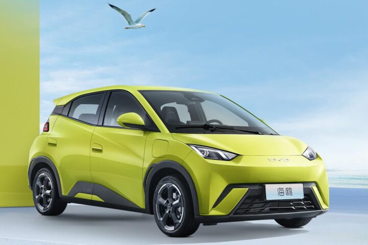 DXOMwhG-720x481 【朗報】中国BYD、ヤリスと同等サイズの電気自動車を『150万円』で発売してしまうw