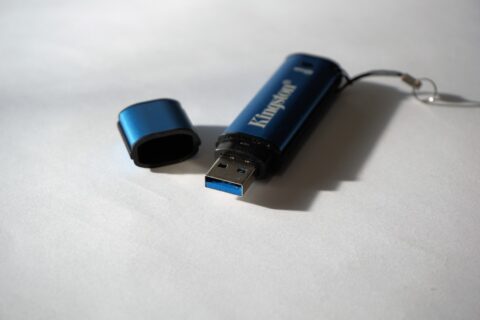 usb-stick-g827c02cfc_1280-480x320 【驚愕】「USBメモリ」を「USB」って略すと怒る人ってなんなの？