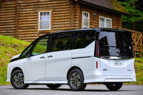 mVAZjHs-480x320 日産、売れる車があった！ 「セレナ」が昨年のミニバン国内新車販売台数でトップに  [478973293]